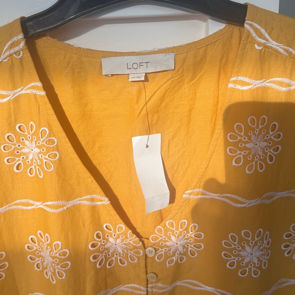 LOFT NWT Mustard Yellow Embroidered Oversized Flutter Sleeve Dress XS - Picture 5 of 9